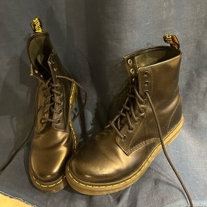 Dr. Martens sz 8 women’s worn once